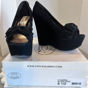 Steve Madden Black Suede Bow Detail Platform Wedges closer to Size 7